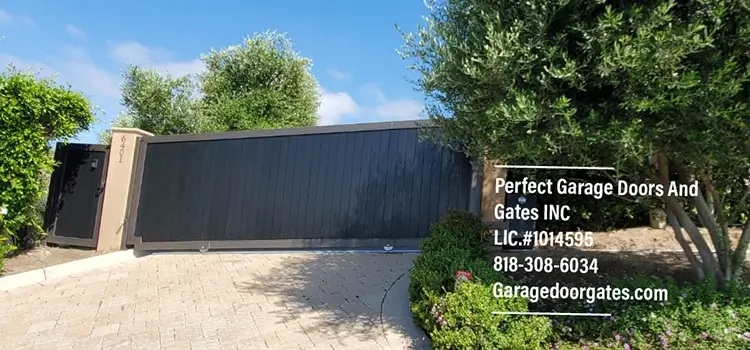 Modern Wood Driveway Gate Repair Near Me in San Diego, CA