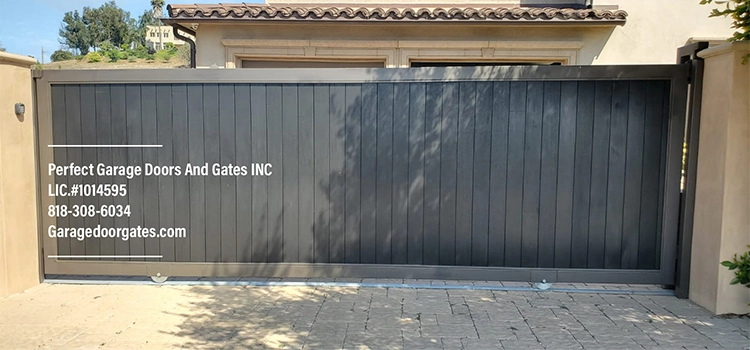 Modern Sliding Driveway Gate Repair Services in Desert Hot Springs, CA