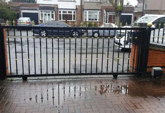 Modern Sliding Driveway Gate Repair in Placentia